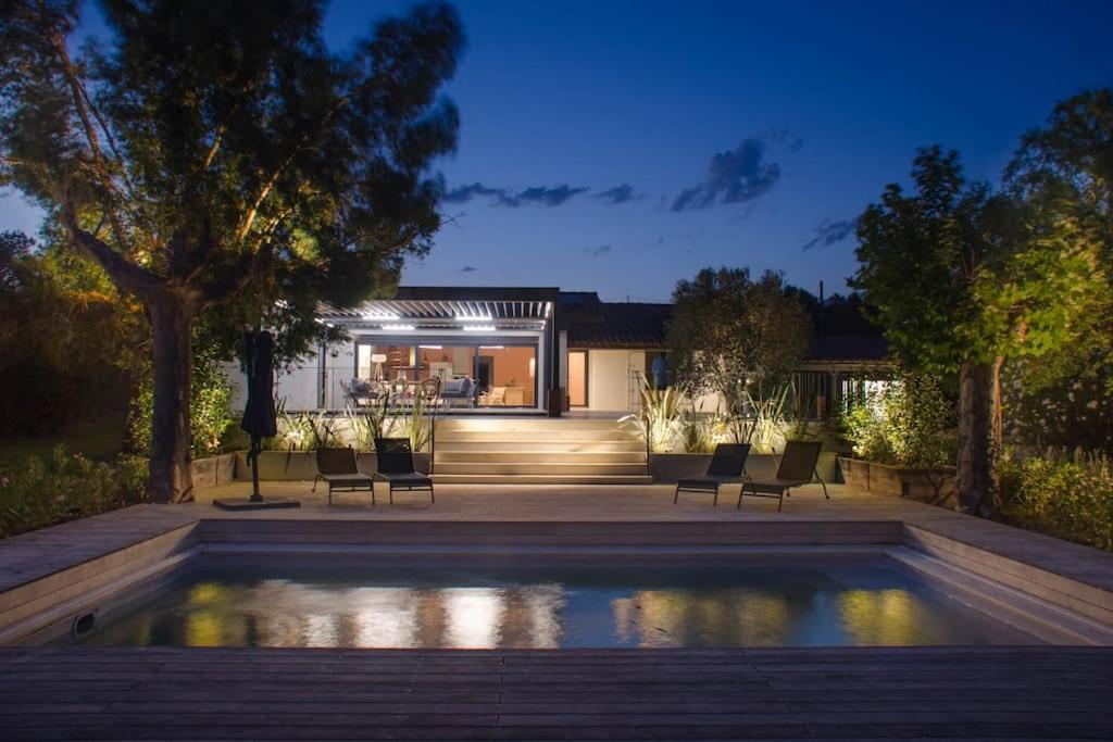 Villa Des Jacinthes Tarascon Exterior photo