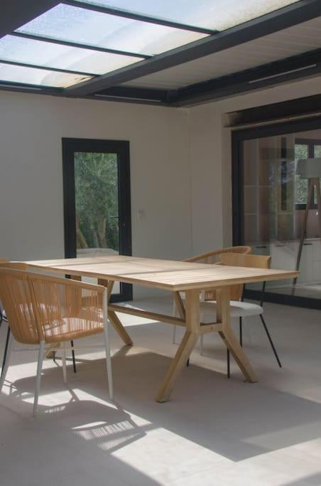 Villa Des Jacinthes Tarascon Exterior photo