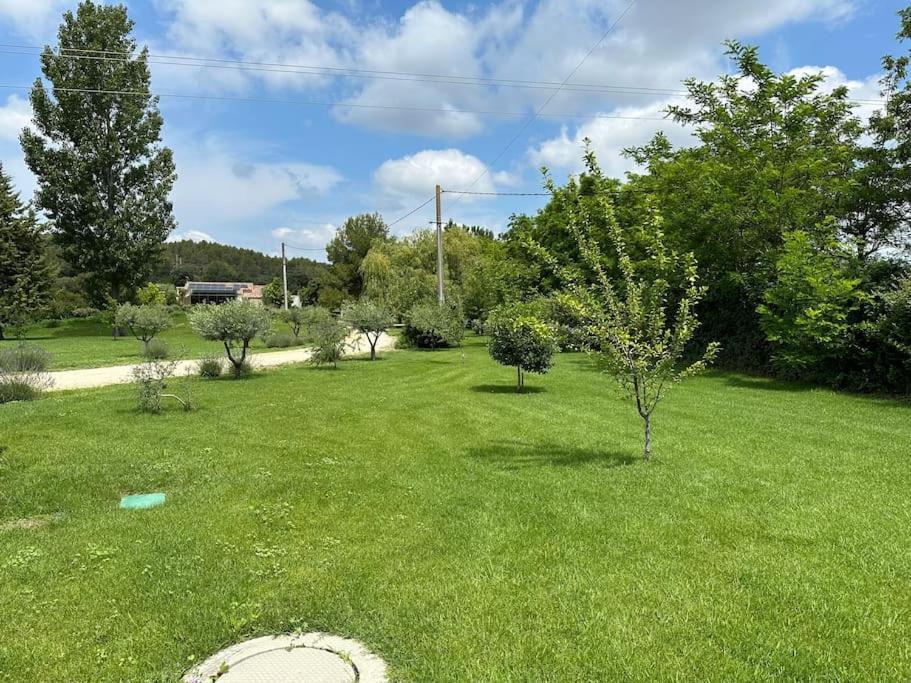 Villa Des Jacinthes Tarascon Exterior photo