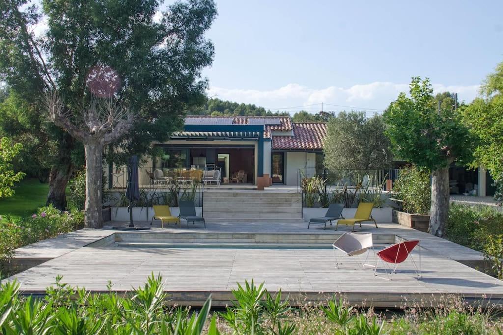 Villa Des Jacinthes Tarascon Exterior photo
